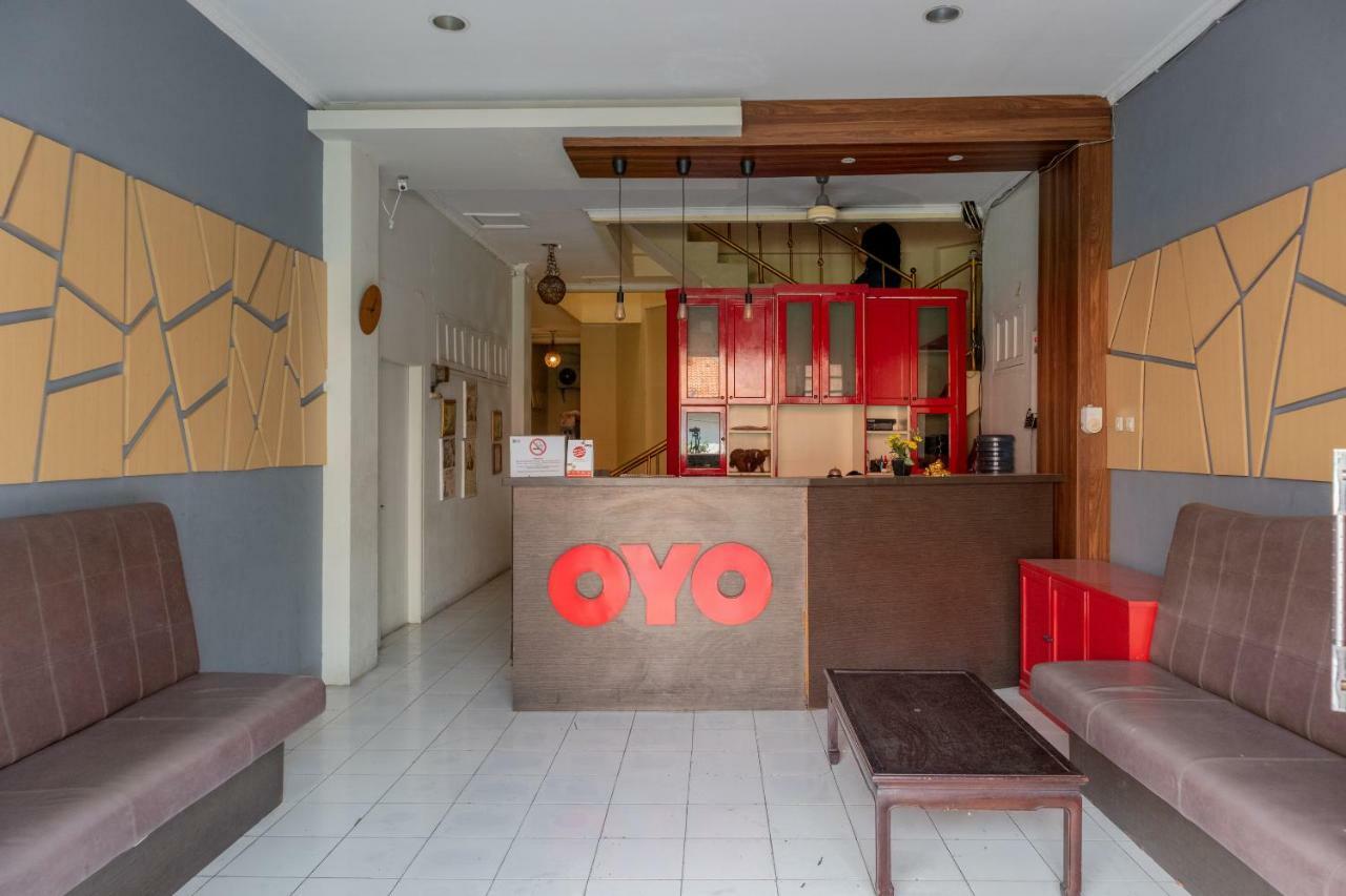 OYO 1111 Pasar Baru Inn Jakarta Bagian luar foto