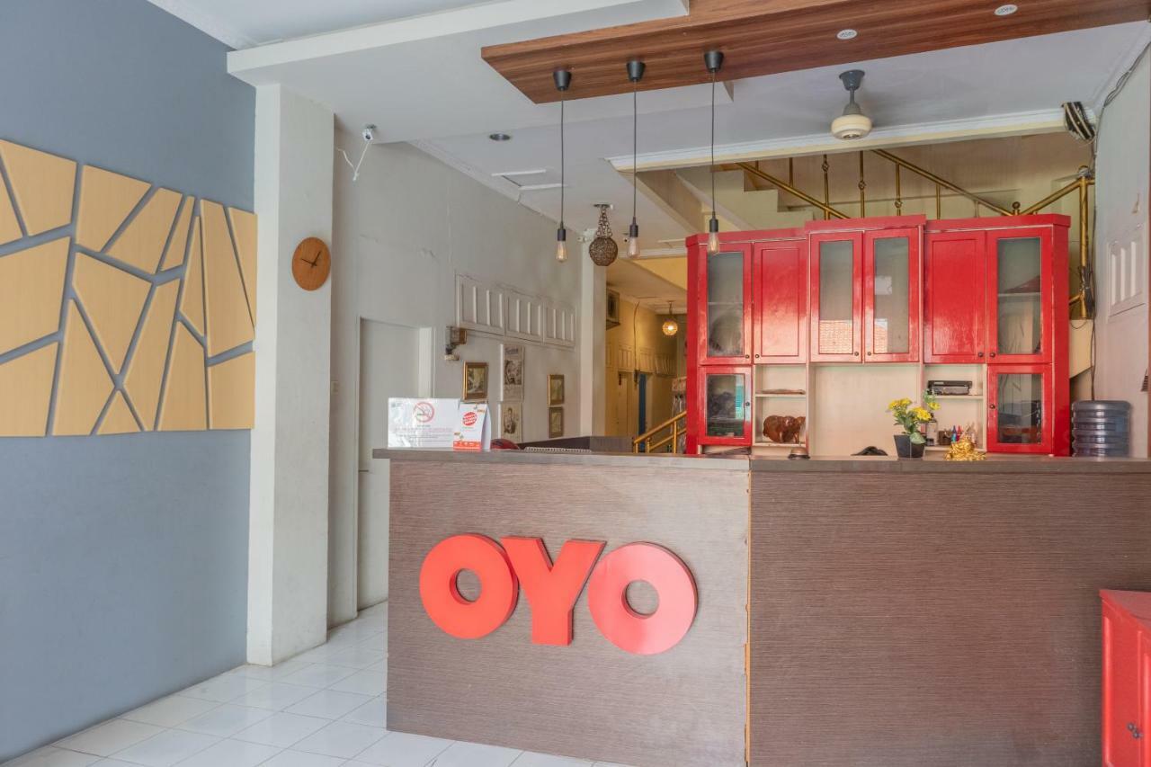 OYO 1111 Pasar Baru Inn Jakarta Bagian luar foto